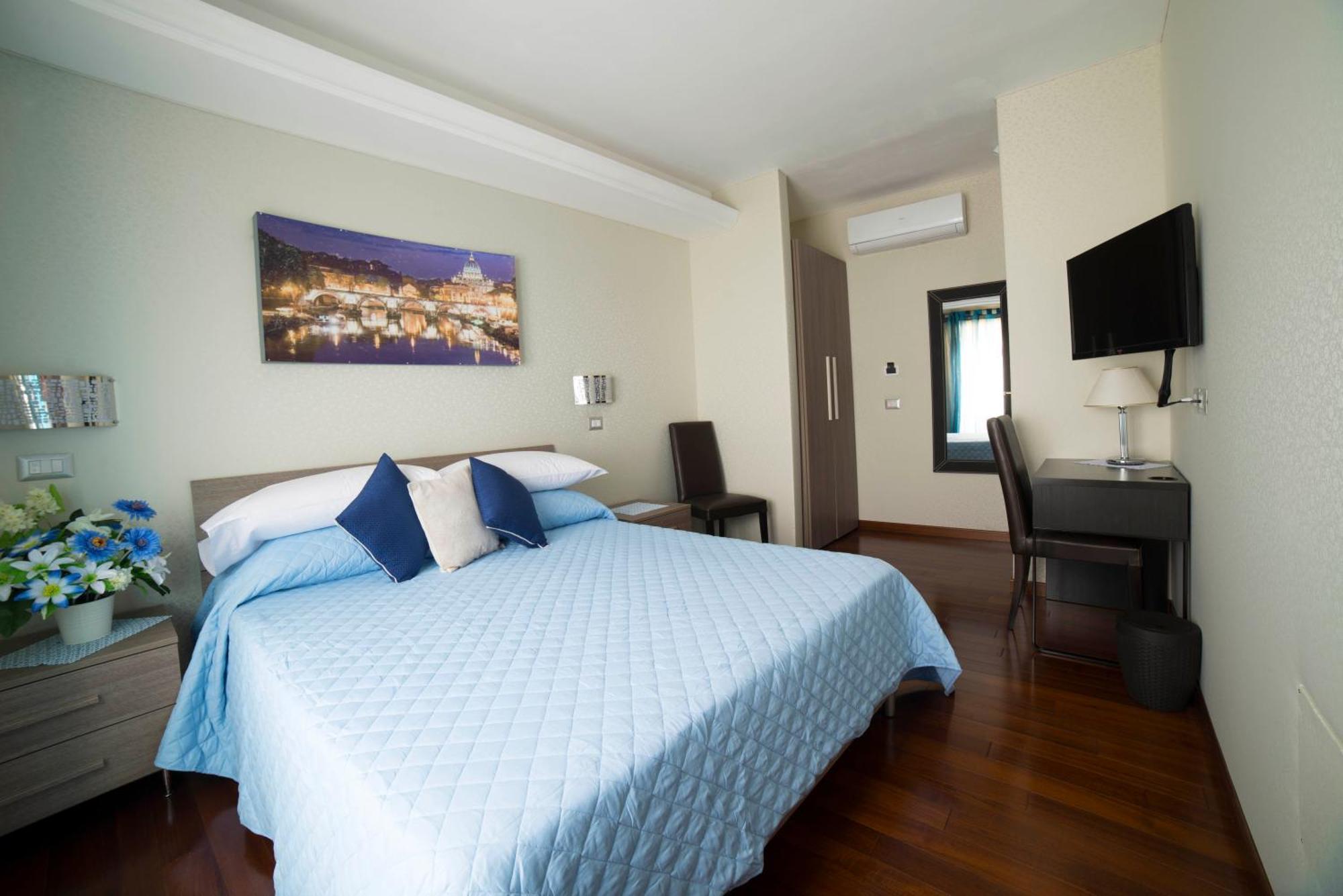 Standard Double Room,710353636:JPEG